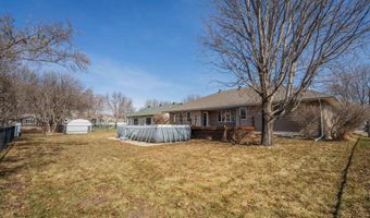 1415 Birchwood Ln, Aberdeen, SD 57401