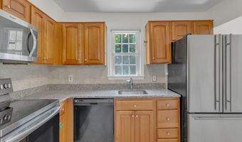 8247 CLIFTON FARM Ct, Alexandria, VA 22306