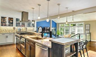 138 Jenckes Hill Rd, Lincoln, RI 02865