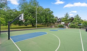 938 S ROLFE St, Arlington, VA 22204