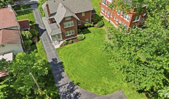 916 Audubon Pkwy, Audubon Park, KY 40213