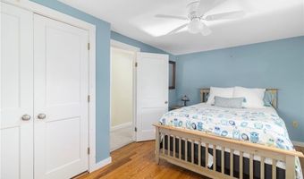 120 Chestnut Ave, Narragansett, RI 02882