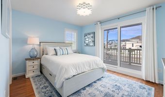 706 S BAY Ave, Beach Haven, NJ 08008