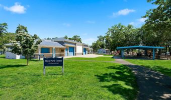 81 Elm St, Beachwood, NJ 08722