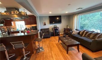 1 Edgewood Ave, Hopkinton, RI 02804