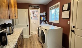 537 ART St, Brookings, OR 97415
