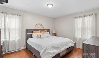 1914 Bonnie Ln, Charlotte, NC 28213