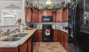 208 Teakwood Dr, Andrews, TX 79714