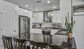 5976 W KESLER Ln, Chandler, AZ 85226