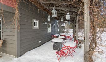 8370 Lakeview Rd, Alanson, MI 49706