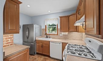 957 Cleveland Ave, Amherst, OH 44001