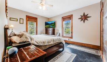 3 Pine St, Barrackville, WV 26559
