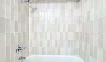 1520 N VIOLA St, Appleton, WI 54915