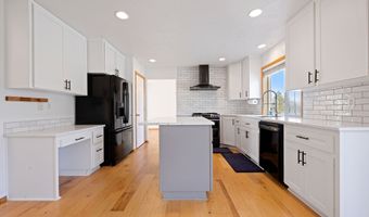 375 McClure Ave, Astoria, OR 97103