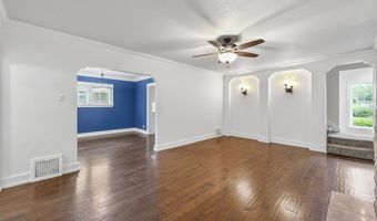 2327 Donald St, Ames, IA 50014
