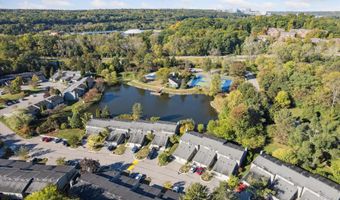 747 Peninsula Ct, Ann Arbor, MI 48105