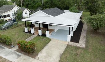 412 OAK St, Auburndale, FL 33823