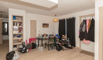 900 E Kirkwood Dr, Aurora, MO 65605