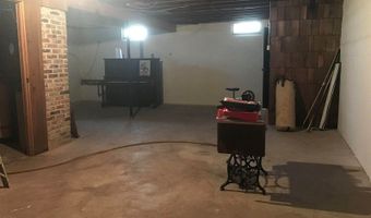 18546 140th St, Akron, IA 51001