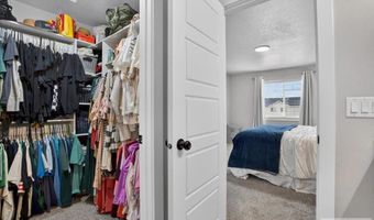 179 Park Lawn Dr #1, Chubbuck, ID 83202