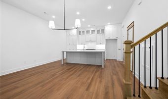 825 NW 14th St, Bentonville, AR 72712