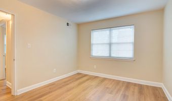 2100 N SCOTT St 101, Arlington, VA 22209