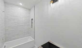 4 Constance Cir, Bella Vista, AR 72714