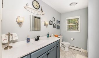 3 Travel Rd, Alloway, NJ 07461