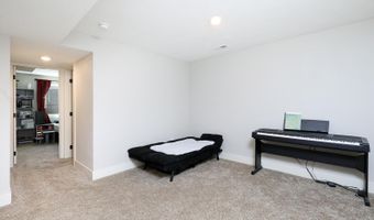 5421 Rowling Dr, Ames, IA 50014