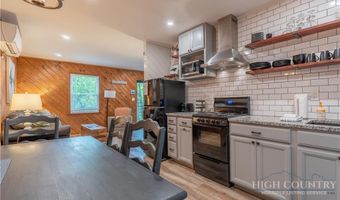 141 Snowflake Rd, Banner Elk, NC 28604