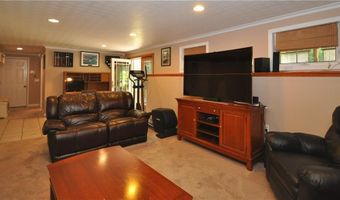 83 Rolling Hill Dr, Exeter, RI 02822