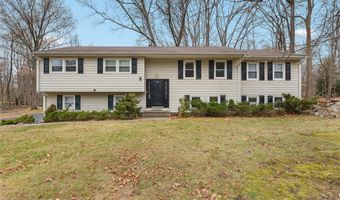 8 Apple Blossom Ct, Airmont, NY 10952
