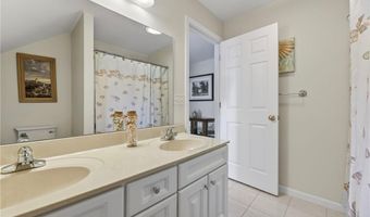 25 Southern View Dr, Narragansett, RI 02882