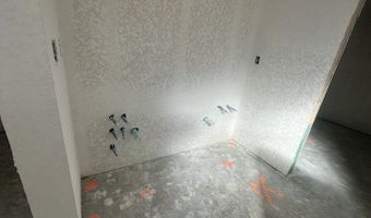 107 Peeps Ct, Adkins, TX 78101