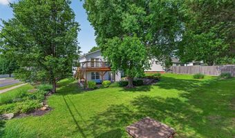 100 Holly Green Dr, Ballwin, MO 63021