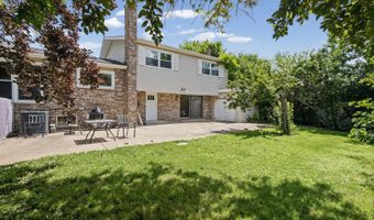 219 W Appletree Ln, Arlington Heights, IL 60004