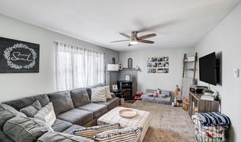 135 Kraft Dr, Ashville, OH 43103