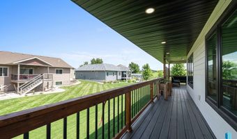 2820 E Daybreak Cir, Brandon, SD 57005