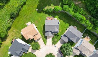 567 Brook Meadow Dr, Ballwin, MO 63021