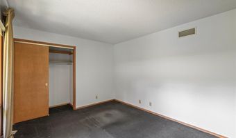 16 Meadowbrook Country Club Est, Ballwin, MO 63011