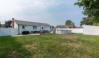 14 Wenscott Ln, North Providence, RI 02904