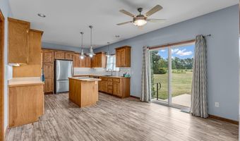 987 N 640 Rd, Baldwin City, KS 66006