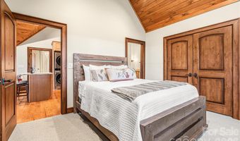 419 Summit Trl, Banner Elk, NC 28604