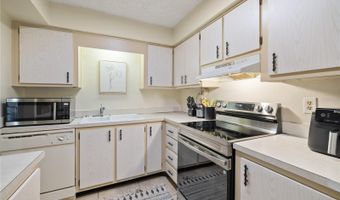 504 ORANGE Dr 11, Altamonte Springs, FL 32701