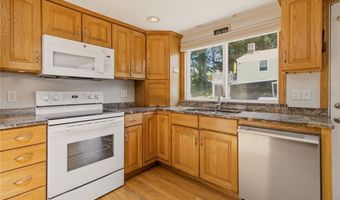 10 Kerins Ter, Newport, RI 02840