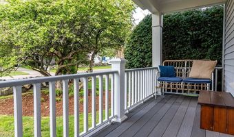 28 Palm Beach Ave, Narragansett, RI 02882