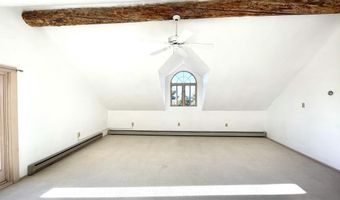 34 Varos Rd, Arroyo Hondo, NM 87571
