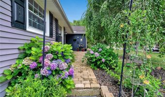 75 Jordan Rd, Amherst, NY 14221
