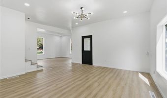 611 3rd St NW, Austin, MN 55912