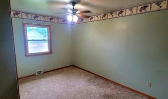 713 NE 3rd Ave, Aberdeen, SD 57401